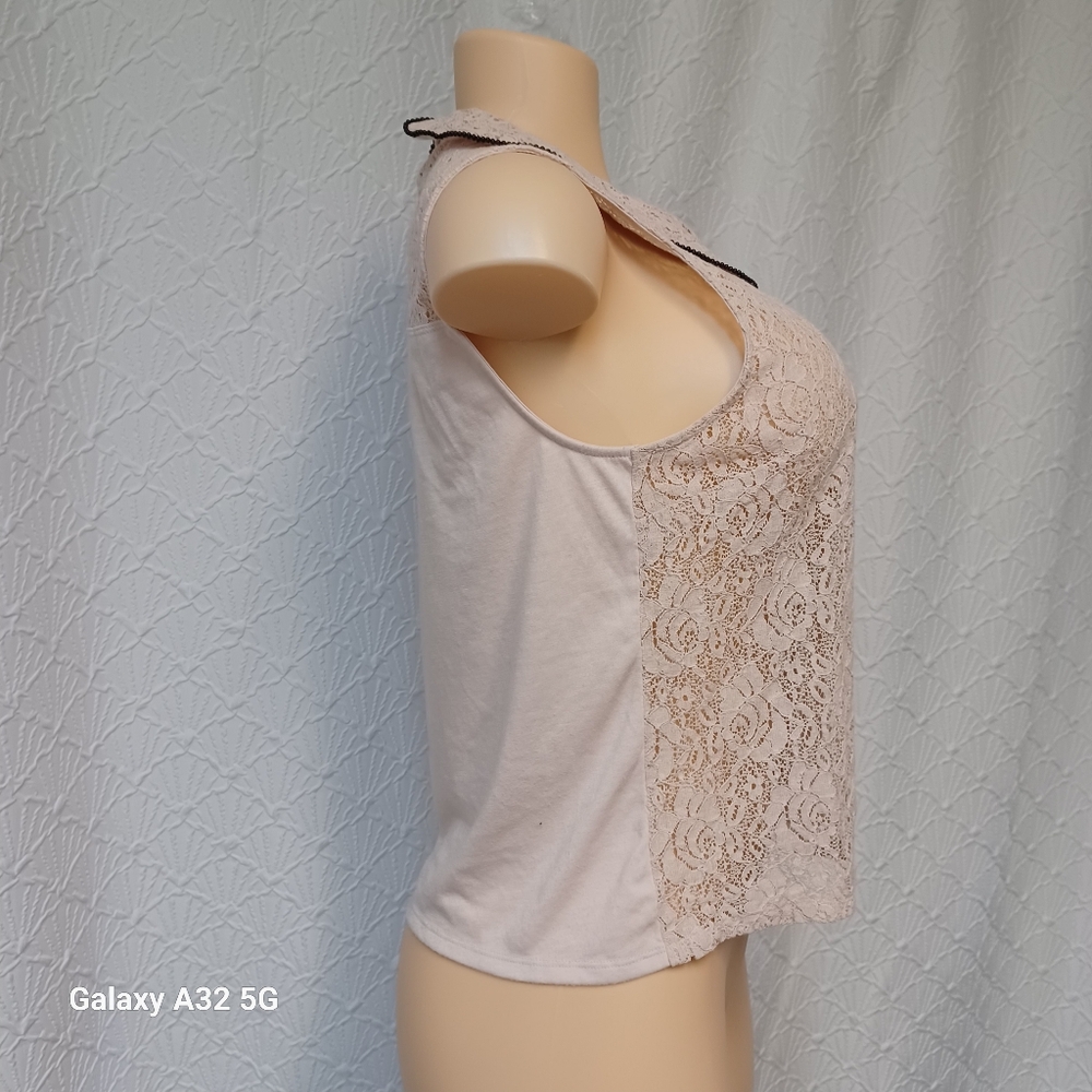 Princess Vera Wang Women Size M Pink Lace Top with Black Collar - Picture 6 of 12